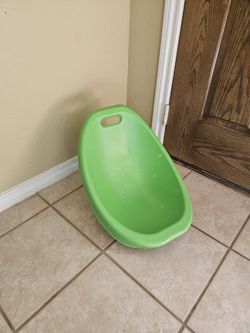 Kids' Plastic Scoop Rocker Chair – Green