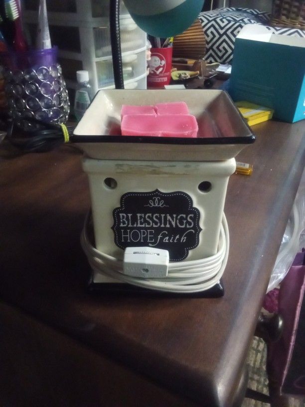 Night Light Wax Warmer for Sale in Columbus, OH OfferUp