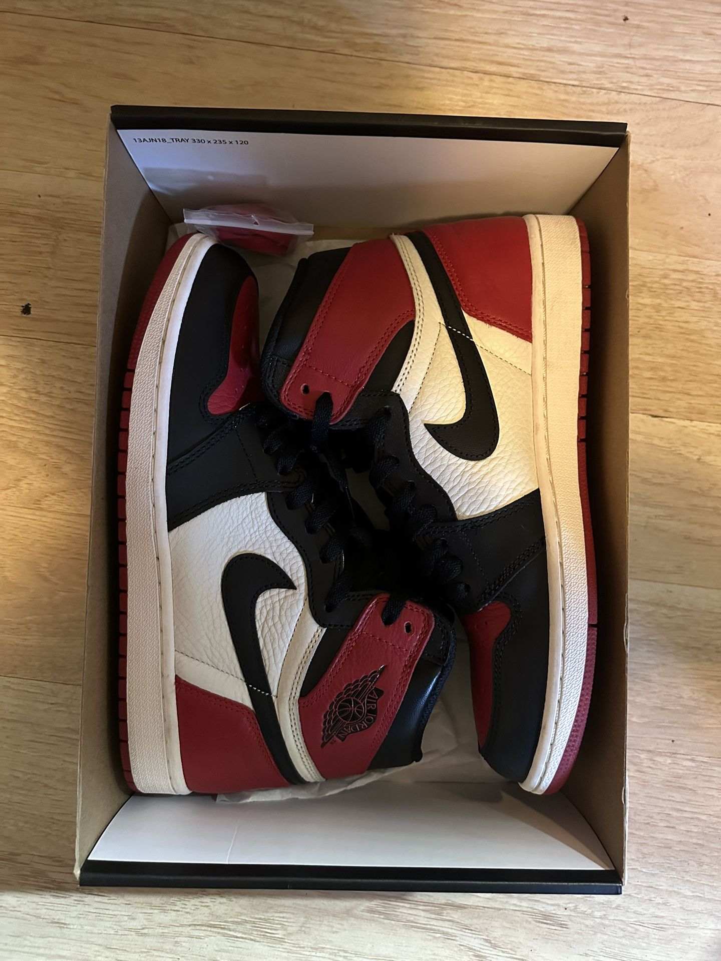 Air Jordan 1 Retro High Bred Toe