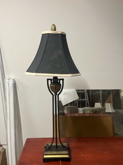 Black and gold table lamp