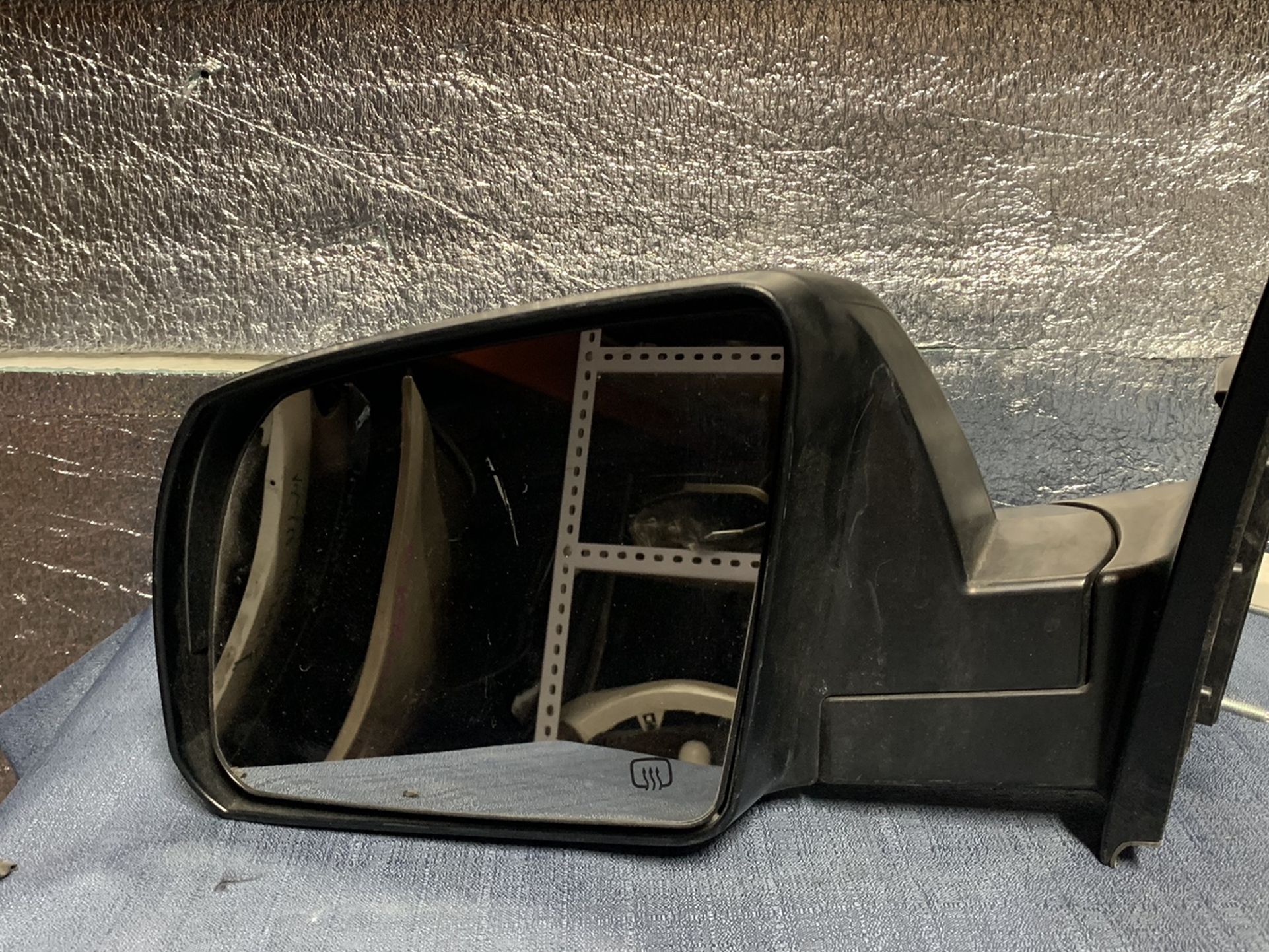 2014 2015 2016 2017 2018 Toyota Tundra mirror