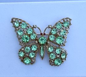 Vintage mid century Weiss butterfly brooch w green rhinestones