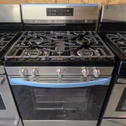 NEW GAS STOVE FRIGIDAIRE  5 BURNERS  STAINLESS STEEL 