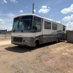 Motor home Chevrolet P-30 ( Casita)