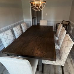 Modern farmhouse / Restoration Hardware style dining set