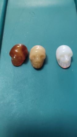 3 Mini Crystal Skulls