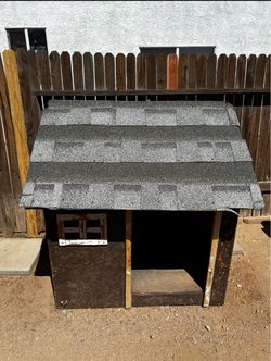 Out door dog house