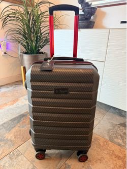 21” carry on luggage