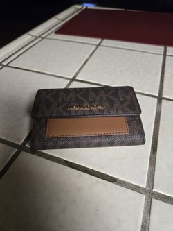 New Michael Kor Wallet Without Tags 