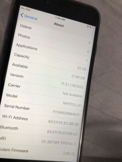 iPhone 7 32g unlocked excellent comes with free case