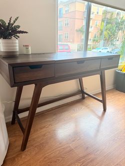 Writing Desk With Vanity
