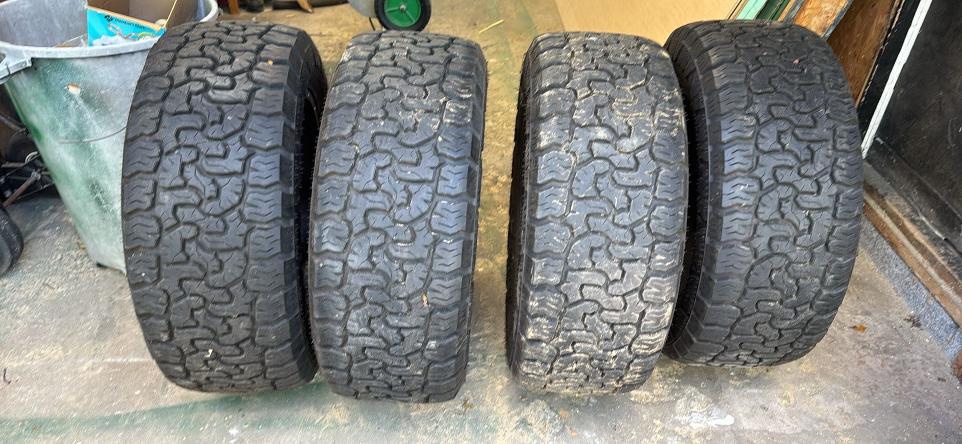 33x12.50r20 Tires With Rims Like New