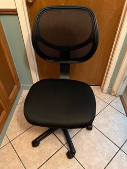 Black Mesh Office Chair with Wheels