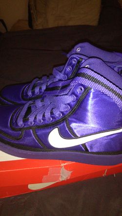 New with box Nike vandels supreme purple and black excellent condition size 11/1/2
