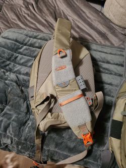 Fishpond Summit Sling Fishing Sling Pack for Sale in New Franklin, OH -  OfferUp