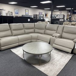 Power Recliner Sectional. 🚚WE DELIVER🚚