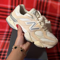 New Balance Women Shoes