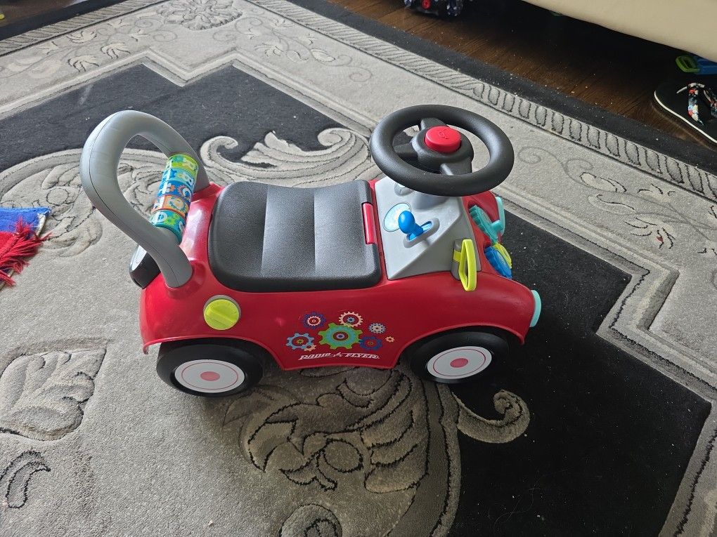 Radio FLYER busy Buggy Kids Car