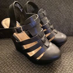 Size 7 Woman’s Wedges