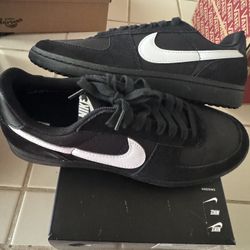 New Men’s 10.5 $70