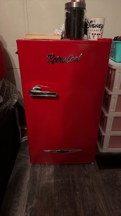 Mini retro fridge