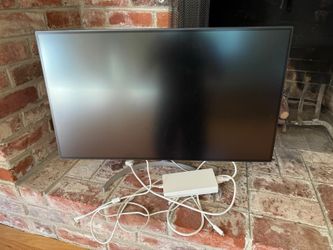 LG UltraFine 32UL950-W 32-inch 4K UHD IPS Monitor in excellent working condition.