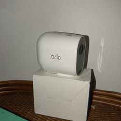 ARLO Wireless Indoor/Outdoor Camera