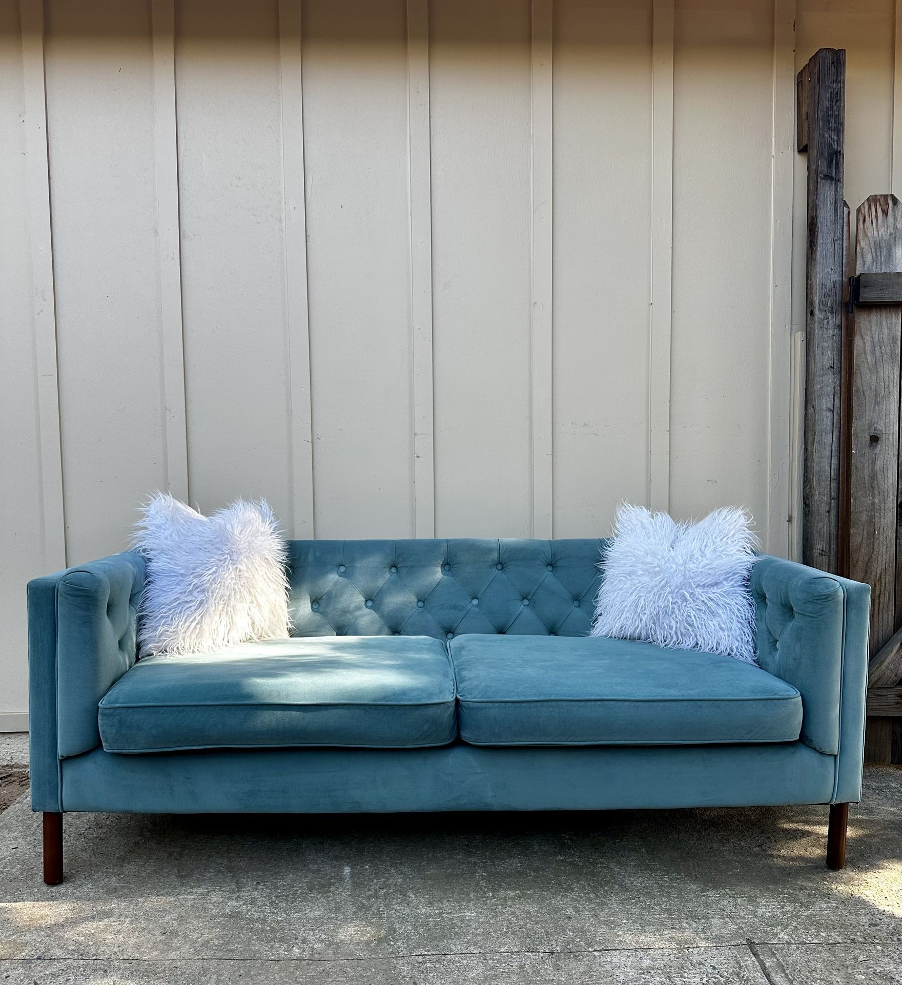 Velvet MCM Teal Sofa โ FREE Delivery Included