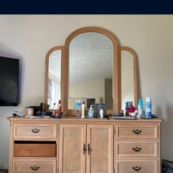 Dresser 