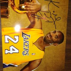 Kobe Bryant Signed 8x10 Photo 