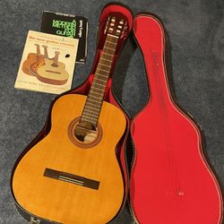 Excellent classic Franciscan guitar, case, and course books.