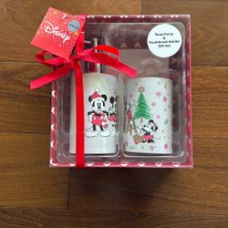 Disney Soap & Toothbrush Holder Set New