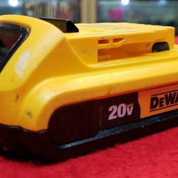 Dewalt DCB203 20V Max Lithium-Ion 2.0Ah Battery Pack - Battery Only - No Charger - No Tool - Working 
