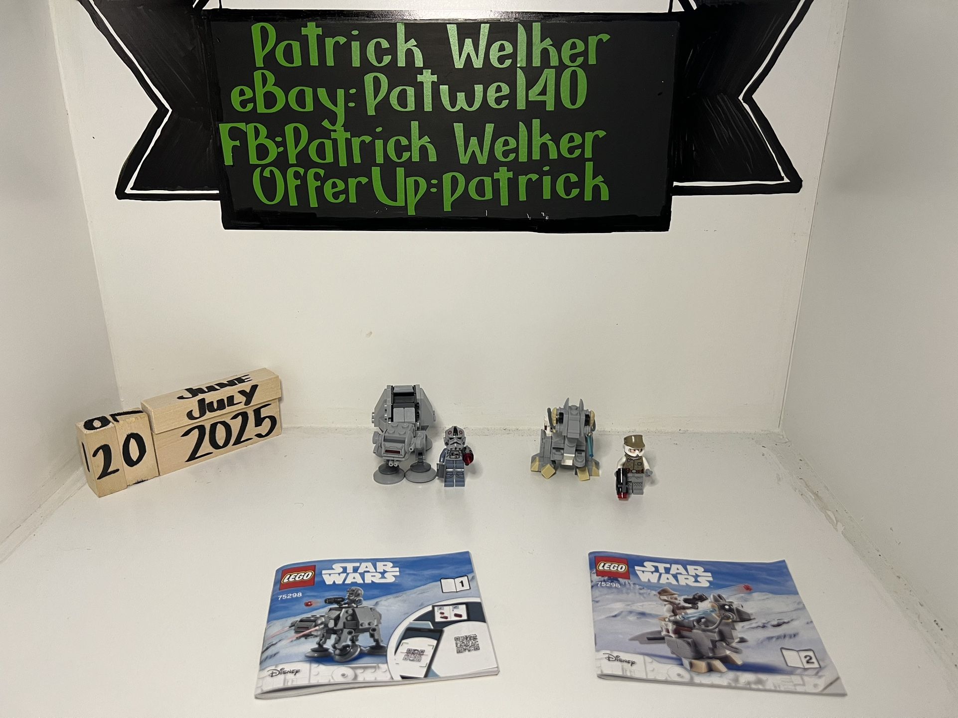 75298 LEGO Star Wars AT-AT vs. Tauntaun Microfighters
