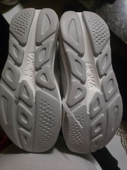Size 9.5 hoka new