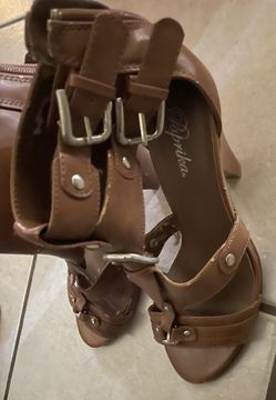 Woman Shoes Heels Size 6.5