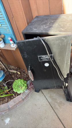 Free electric smoker