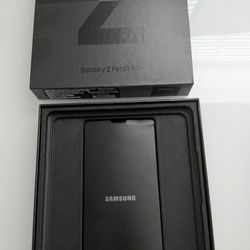 Samsung Galaxy Z Fold 3 -256G Phantom Black (Unlocked)