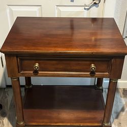 End/Side Table 