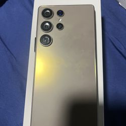 Phone In Good Working Conditons, Unlocked For All Carriers  New.  $100.