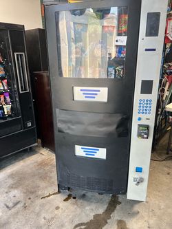 SNACK VENDING MACHINE