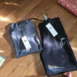 Alo quarter zip hoodie and sweatpants set 