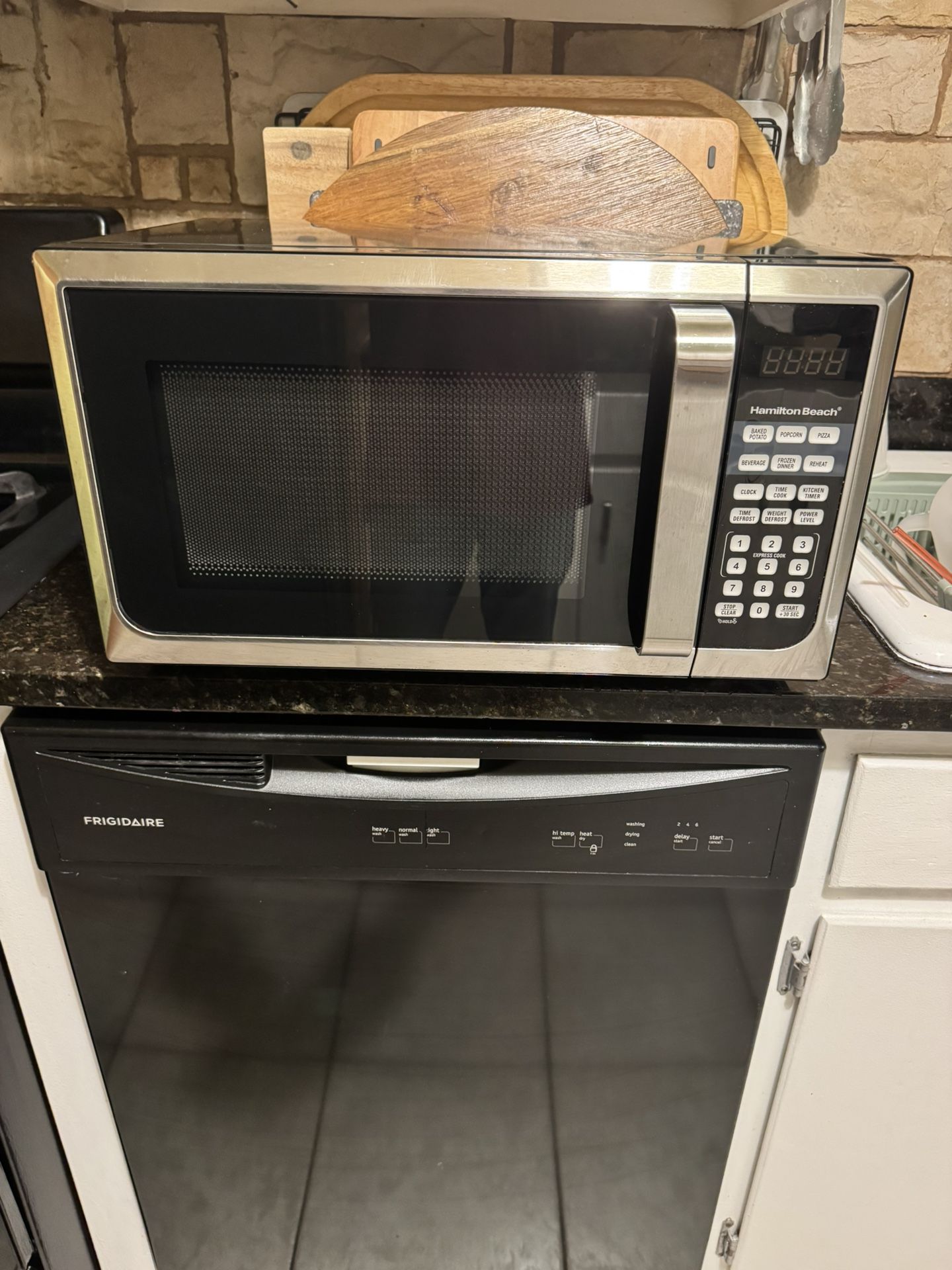 Microwave Hamilton Beach Like New