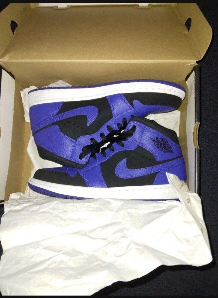 Jordan 1 Mid Dark Concord 