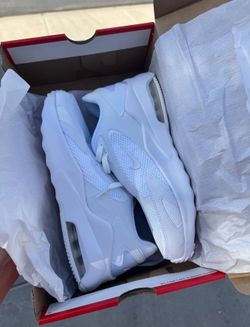 Women Nike Air Max size 8