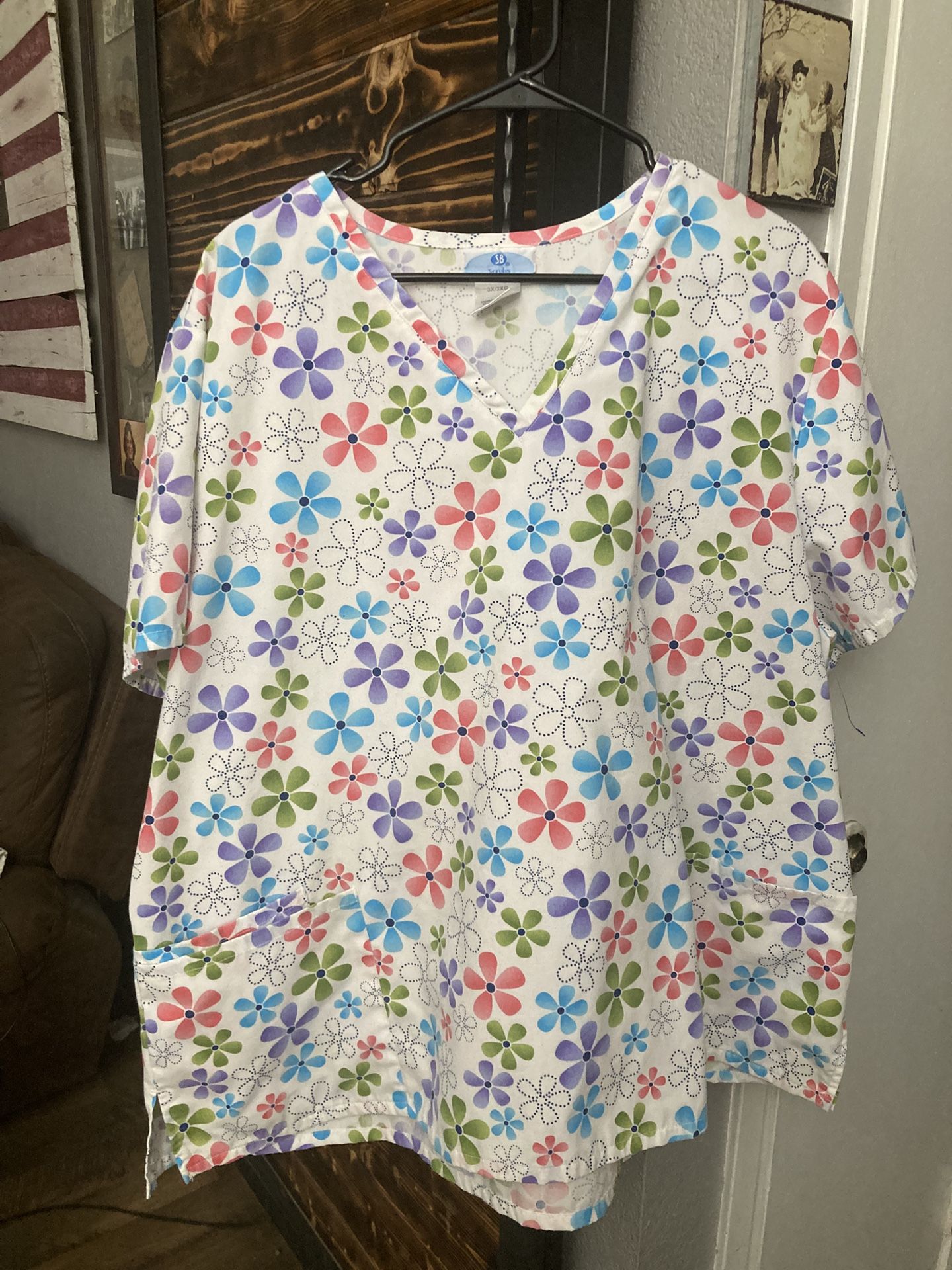 Woman’s Scrub Size 3XL BY SB