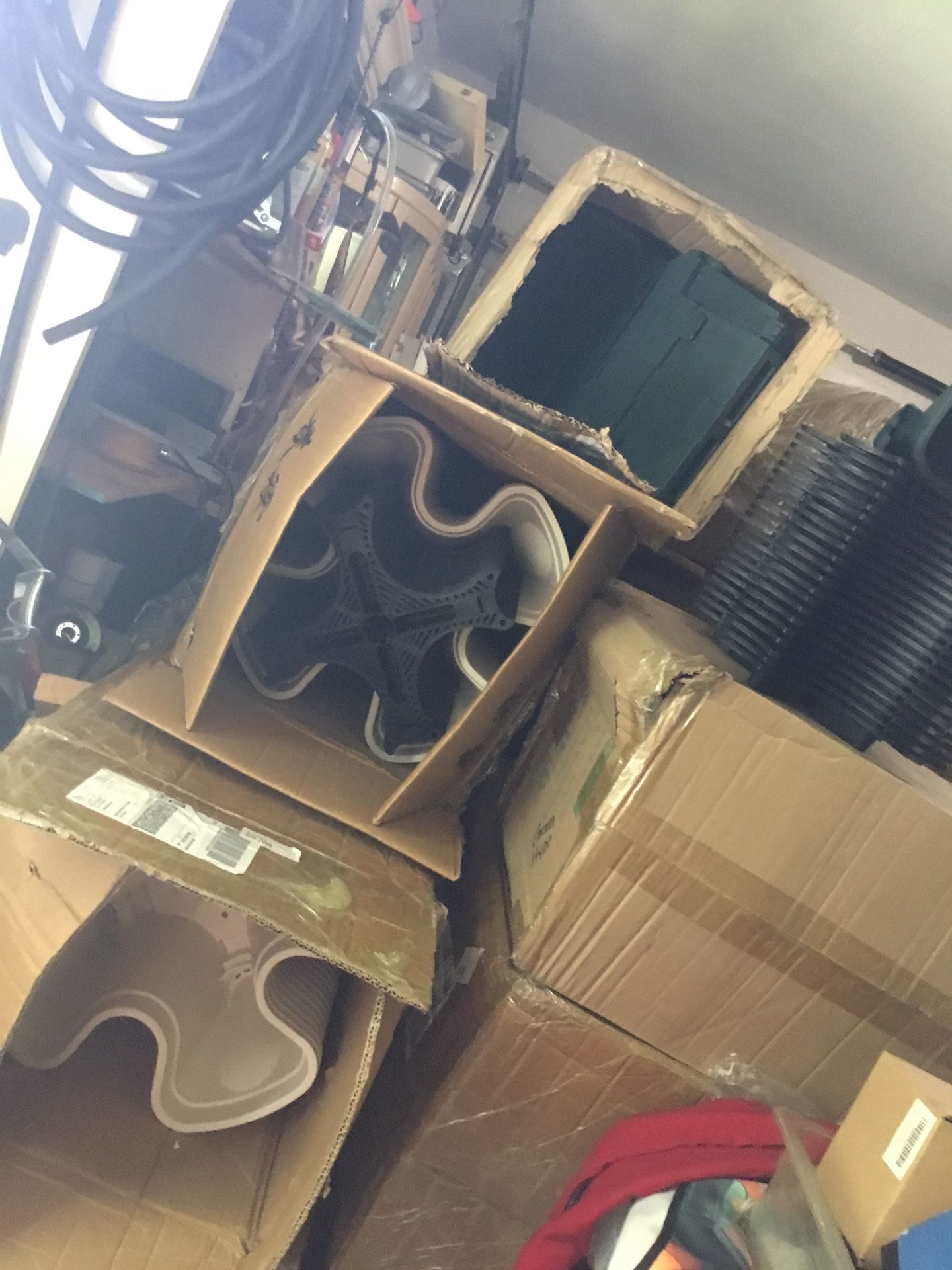 Vertical Stackable Hydroponic Grow Pots Will Let Go In Bulk For Best Offer