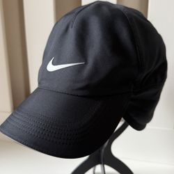 Nike unisex fleece lined ear flap cap never worn 🧢 