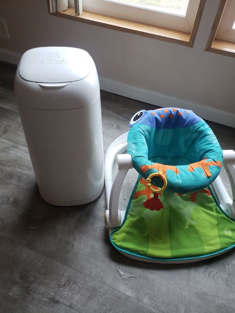 DIAPER GENIE AND BABY CHAIR BUNDLE