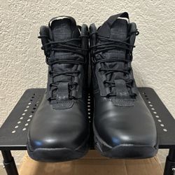 Under armour UA Stellar G2 6” size 9.5